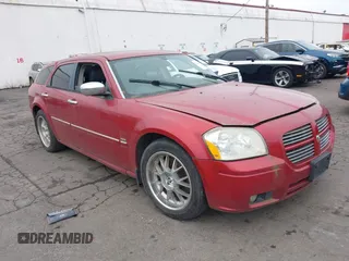 2005 Dodge Magnum RT with VIN 2D8GV58235H586913, listed as a IAAI auction lot 41616568 with 151,682 mi miles. Bid and sale history available at carsss.com. Image 1.