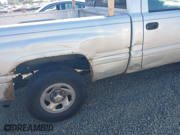 2001 Dodge 1500 Work Special z VIN 1B7HC16X31S176681, wystawiony jako IAAI lot #42443008 z przebiegiem 214 016 mil mil oraz . Historia ofert i sprzedaży dostępna na DreamBid. Obrazek 6.