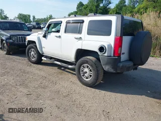 2006 Hummer H3 with VIN 5GTDN136X68140150, listed as a IAAI auction lot 42179537 with 199,593 mi miles. Bid and sale history available at carsss.com. Image 3.