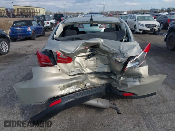 2015 Ford Focus SE with VIN 1FADP3F22FL384125, listed as a IAAI auction lot 40746333 with 53,530 mi miles. Bid and sale history available at carsss.com. Image 16.