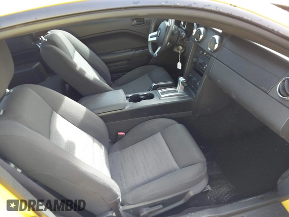 2006 Ford Mustang Standard with VIN 1ZVFT80N065243991, listed as a IAAI auction lot 41900624 with 149,041 mi miles. Bid and sale history available at carsss.com. Image 5.