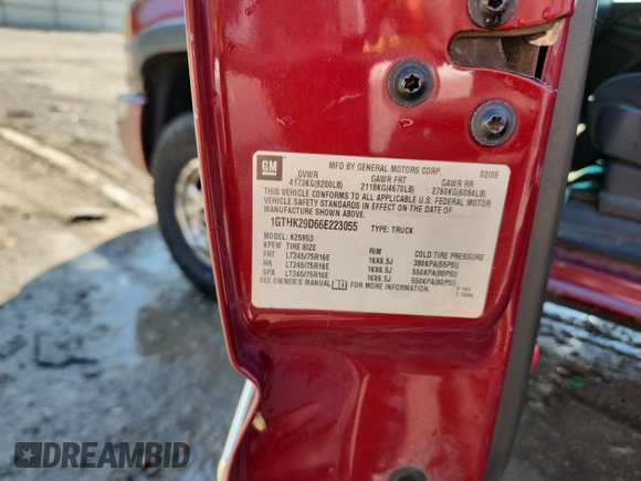 2006 GMC Sierra 2500HD Work Truck with VIN 1GTHK29D66E223055, listed as a Copart auction lot 62826635 with 355,735 mi miles and Non repairable. Bid and sale history available at DreamBid. Image 12.