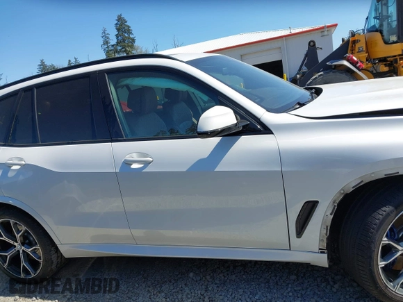 2020 BMW X5 xDrive40i with VIN 5UXCR6C09L9B81215, listed as a IAAI auction lot 42019248 with 46,357 mi miles and . Bid and sale history available at DreamBid. Image 13.