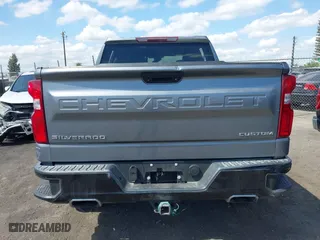 2019 Chevrolet Silverado 1500 Custom Trail Boss with VIN 1GCPYCEF8KZ348035, listed as a IAAI auction lot 41895464 with 1 mi miles. Bid and sale history available at carsss.com. Image 16.