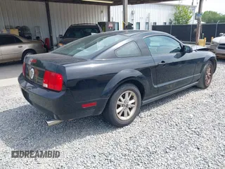 2007 Ford Mustang Deluxe with VIN 1ZVFT80N875226941, listed as a IAAI auction lot 42054190 with 183,155 mi miles. Bid and sale history available at carsss.com. Image 4.