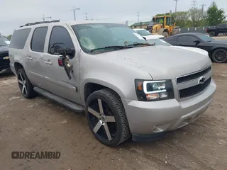 2007 Chevrolet Suburban LTZ with VIN 1GNFK16377R405989, listed as a IAAI auction lot 41911997 with 177,903 mi miles. Bid and sale history available at carsss.com. Image 1.