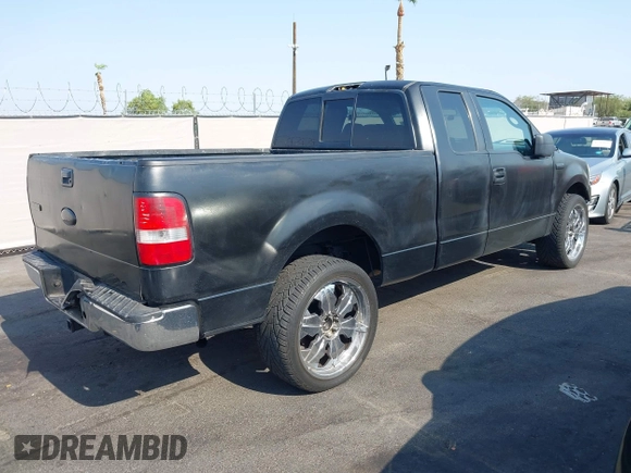 2007 Ford F-150 XLT z VIN 1FTPX14V67KD12229, wystawiony jako IAAI lot #42749433 z przebiegiem 156 168 mil mil oraz . Historia ofert i sprzedaży dostępna na DreamBid. Obrazek 4.