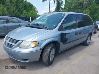 2005 Dodge Caravan SE z VIN 1D4GP24RX5B126816, wystawiony jako IAAI lot #42249235 z przebiegiem 152 638 mil mil oraz . Historia ofert i sprzedaży dostępna na DreamBid. Obrazek 2.