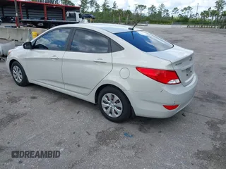 2016 Hyundai Accent SE z VIN KMHCT4AE4GU110456, wystawiony jako IAAI lot #42203494 z przebiegiem 97 409 mil mil oraz . Historia ofert i sprzedaży dostępna na DreamBid. Obrazek 3.