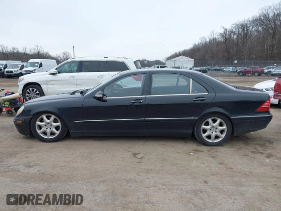 2005 Mercedes-Benz S-Class 4.3L with VIN WDBNG83J15A442273, listed as a IAAI auction lot 41556519 with 222,481 mi miles. Bid and sale history available at carsss.com. Image 14.