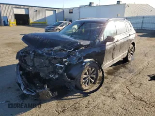 2018 Volkswagen Tiguan SEL with VIN 3VV3B7AX6JM215992, listed as a Copart auction lot 54866255 with 151,800 mi miles and Clean Title. Bid and sale history available at DreamBid. Image 1.