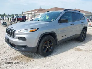 2017 Jeep Cherokee Sport с VIN 1C4PJMAB2HW587863, выставлен на аукционе IAAI как лот 42463642 с пробегом 107 108 миль миль и . История ставок и продаж доступна на DreamBid. Изображение 2.