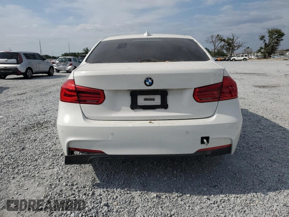 2018 BMW 3 Series 340i z VIN WBA8B3G53JNV00977, wystawiony jako Copart lot #53923065 z przebiegiem Nie podano mil oraz Czysty tytuł • Clean title. Historia ofert i sprzedaży dostępna na DreamBid. Obrazek 6.