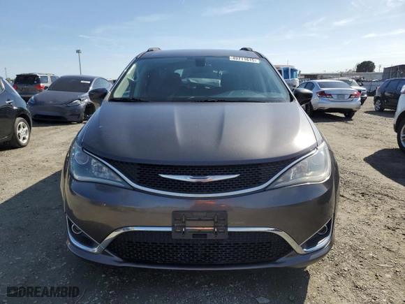 2017 Chrysler Pacifica Touring-L with VIN 2C4RC1BG4HR627266, listed as a Copart auction lot 49711615 with 163,877 mi miles and Clean Title. Bid and sale history available at carsss.com. Image 5.