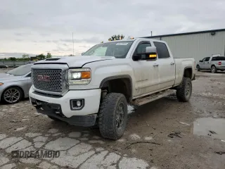 2017 GMC Sierra 2500HD Denali z VIN 1GT12UEY4HF151954, wystawiony jako Copart lot #54318955 z przebiegiem 206 828 mil mil oraz Szkoda całkowita • Salvage title. Historia ofert i sprzedaży dostępna na DreamBid. Obrazek 1.