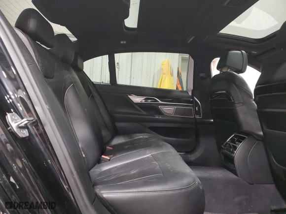 2017 BMW 7 Series ALPINA B7 xDrive with VIN WBA7F2C51HG422293, listed as a Copart auction lot 46244945 with 60,587 mi miles and Non Repairable. Bid and sale history available at carsss.com. Image 10.