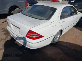 2002 Mercedes-Benz S-Class 4.3L with VIN WDBNG70J52A275068, listed as a IAAI auction lot 41570286 with 123,211 mi miles. Bid and sale history available at carsss.com. Image 4.