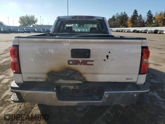 2015 GMC Sierra 2500HD SLT z VIN 1GT12ZEG3FF110359, wystawiony jako Copart lot #78835404 z przebiegiem 43 017 mil mil oraz Szkoda całkowita • Salvage title. Historia ofert i sprzedaży dostępna na DreamBid. Obrazek 6.