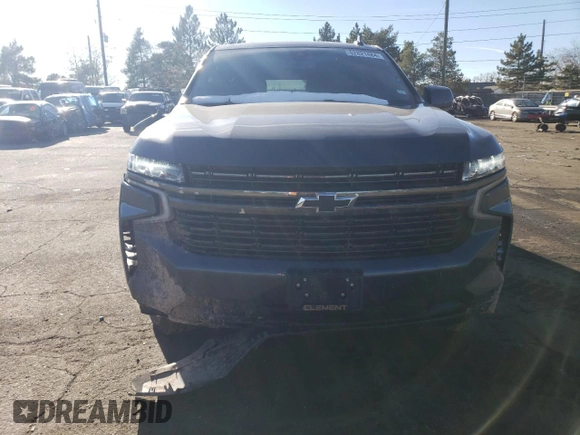 2021 Chevrolet Suburban RST z VIN 1GNSKEKD8MR193782, wystawiony jako Copart lot #82821484 z przebiegiem 74 195 mil mil oraz Szkoda całkowita • Salvage title. Historia ofert i sprzedaży dostępna na DreamBid. Obrazek 5.