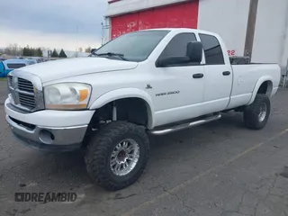 2006 Dodge 2500 SLT with VIN 3D7KS28CX6G102476, listed as a IAAI auction lot 41841377 with 294,179 mi miles. Bid and sale history available at carsss.com. Image 2.