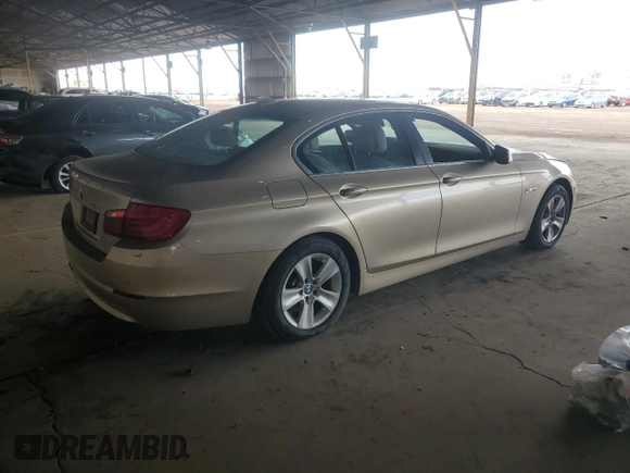 2012 BMW 5 Series 528i z VIN WBAXG5C50CDW85402, wystawiony jako Copart lot #56909125 z przebiegiem Nie podano mil oraz Czysty tytuł • Clean title. Historia ofert i sprzedaży dostępna na DreamBid. Obrazek 3.