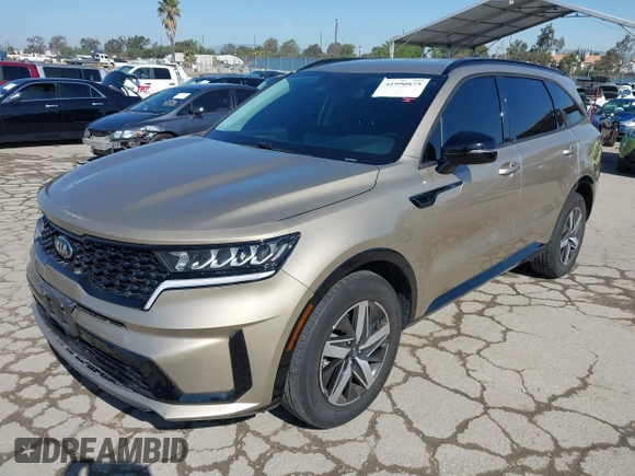 2021 Kia Sorento EX z VIN 5XYRH4LF2MG011475, wystawiony jako IAAI lot #41990875 z przebiegiem 45 843 mil mil oraz . Historia ofert i sprzedaży dostępna na DreamBid. Obrazek 2.
