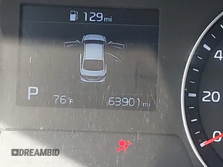 2021 Kia Forte LXS z VIN 3KPF24AD4ME326202, wystawiony jako IAAI lot #42160610 z przebiegiem 63 901 mil mil oraz . Historia ofert i sprzedaży dostępna na DreamBid. Obrazek 16.