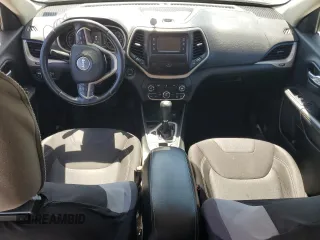 2016 Jeep Cherokee Latitude с VIN 1C4PJLCB3GW287223, выставлен на аукционе Copart как лот 60305005 с пробегом 167 434 миль миль и Списание • Salvage title. История ставок и продаж доступна на DreamBid. Изображение 8.