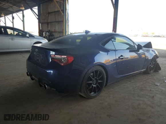 2017 Toyota 86 with VIN JF1ZNAA19H8705582, listed as a Copart auction lot 71310014 with 61,846 mi miles and Salvage Title. Bid and sale history available at carsss.com. Image 3.