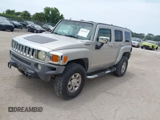 2006 Hummer H3 z VIN 5GTDN136468252961, wystawiony jako IAAI lot #42339227 z przebiegiem 189 868 mil mil oraz . Historia ofert i sprzedaży dostępna na DreamBid. Obrazek 2.