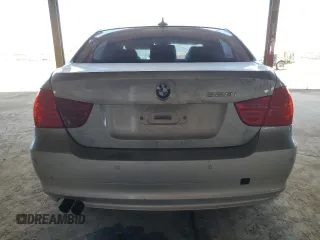 2011 BMW 3 Series 328i z VIN WBAPH7G52BNN07664, wystawiony jako Copart lot #53957575 z przebiegiem 118 371 mil mil oraz Szkoda całkowita • Salvage title. Historia ofert i sprzedaży dostępna na DreamBid. Obrazek 6.
