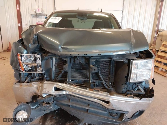 2011 GMC Sierra 1500 SLE with VIN 1GTR2VE33BZ385019, listed as a IAAI auction lot 41706608 with 135,994 mi miles. Bid and sale history available at carsss.com. Image 6.