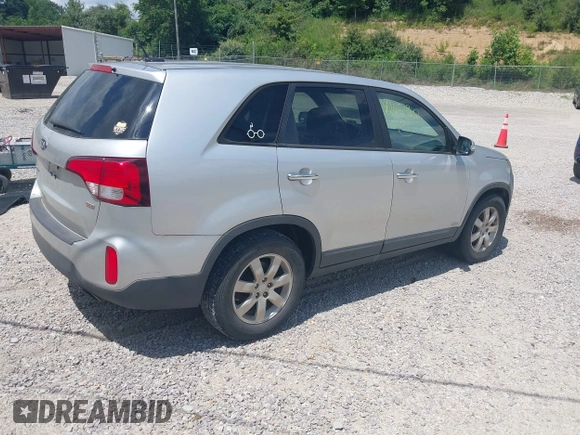 2015 Kia Sorento LX with VIN 5XYKTCA62FG568967, listed as a IAAI auction lot 42689942 with 215,430 mi miles and . Bid and sale history available at DreamBid. Image 4.