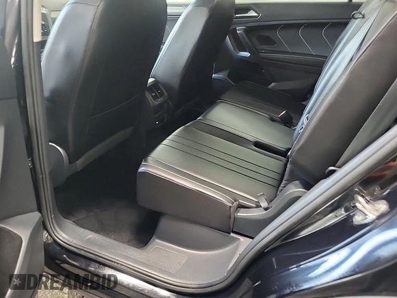 2024 Volkswagen Tiguan SE with VIN 3VV3B7AX8RM076346, listed as a IAAI auction lot 42734323 with 29,573 mi miles and . Bid and sale history available at DreamBid. Image 45.
