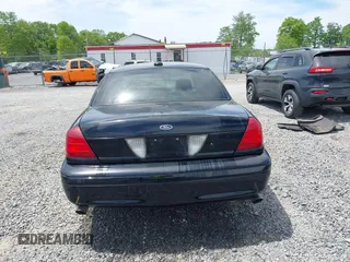 2005 Ford Police Interceptor z VIN 2FAHP71WX5X158807, wystawiony jako IAAI lot #42282107 z przebiegiem 153 787 mil mil oraz . Historia ofert i sprzedaży dostępna na DreamBid. Obrazek 16.