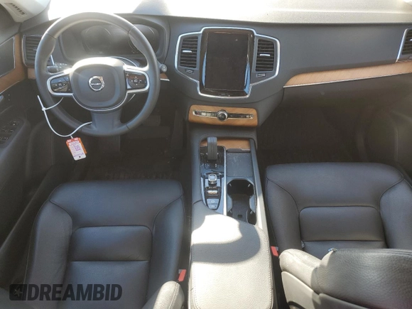 2021 Volvo XC90 Inscription Expression with VIN YV4BR00K1M1741738, listed as a Copart auction lot 39873384 with 29,359 mi miles. Bid and sale history available at carsss.com. Image 8.