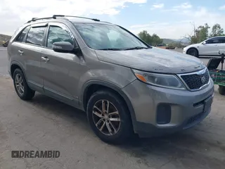 2015 Kia Sorento LX with VIN 5XYKTDA79FG584016, listed as a IAAI auction lot 41703361 with 123,265 mi miles. Bid and sale history available at carsss.com. Image 1.