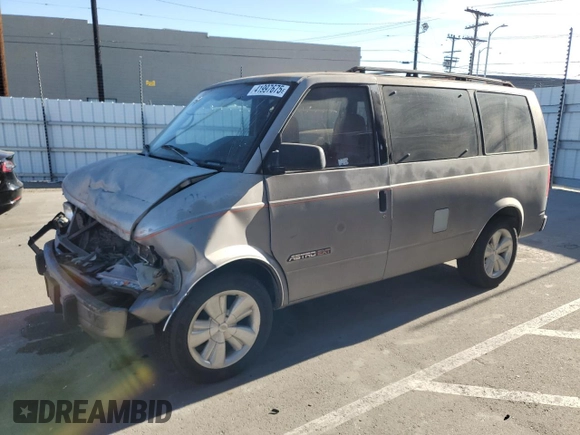 1992 Chevrolet Astro with VIN 1GNDM19Z3NB219051, listed as a Copart auction lot 41997675 with 242,745 mi miles and Salvage Title. Bid and sale history available at carsss.com. Image 1.