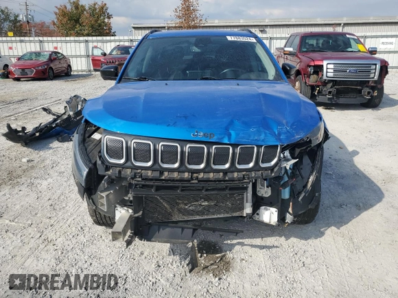2022 Jeep Compass Altitude with VIN 3C4NJDBB7NT154739, listed as a Copart auction lot 77883524 with 31,863 mi miles and Salvage Title. Bid and sale history available at carsss.com. Image 5.