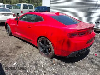 2018 Chevrolet Camaro 1LT with VIN 1G1FB1RSXJ0191855, listed as a IAAI auction lot 42031090 with 165,854 mi miles and . Bid and sale history available at carsss.com. Image 3.