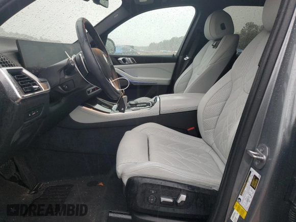 2024 BMW X5 sDrive40i z VIN 5UX13EU09R9S65574, wystawiony jako Copart lot #50068745 z przebiegiem 27 083 mil mil oraz Szkoda całkowita • Salvage title. Historia ofert i sprzedaży dostępna na DreamBid. Obrazek 7.