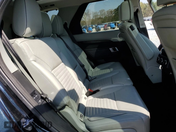 2018 Land Rover Discovery HSE Luxury with VIN SALRT2RV9JA062932, listed as a Copart auction lot 47009644 with 61,965 mi miles. Bid and sale history available at carsss.com. Image 11.