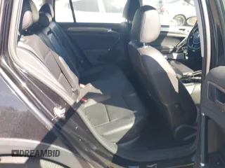 2018 Volkswagen Golf S z VIN 3VWH17AU4JM750975, wystawiony jako IAAI lot #41590132 z przebiegiem 51 479 mil mil oraz . Historia ofert i sprzedaży dostępna na DreamBid. Obrazek 8.
