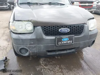 2005 Ford Escape XLS Value with VIN 1FMYU92Z35KA20497, listed as a IAAI auction lot 41509893 with 149,866 mi miles. Bid and sale history available at carsss.com. Image 6.