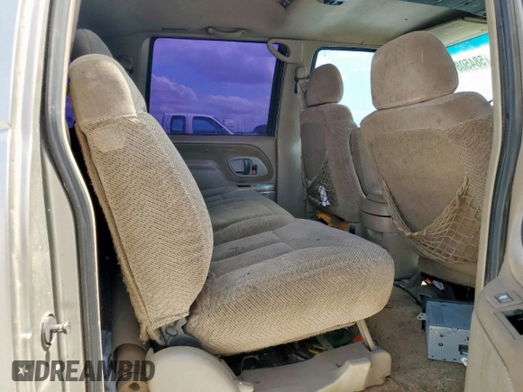 1999 Chevrolet Suburban z VIN 1GNFK16R9XJ573510, wystawiony jako Copart lot #58450815 z przebiegiem 287 235 mil mil oraz Szkoda całkowita • Salvage title. Historia ofert i sprzedaży dostępna na DreamBid. Obrazek 11.