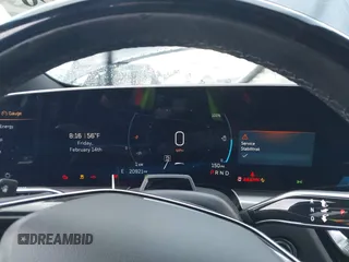 2024 Cadillac LYRIQ Luxury z VIN 1GYKPSRL6RZ120031, wystawiony jako IAAI lot #41579356 z przebiegiem 20 921 mil mil oraz . Historia ofert i sprzedaży dostępna na DreamBid. Obrazek 19.