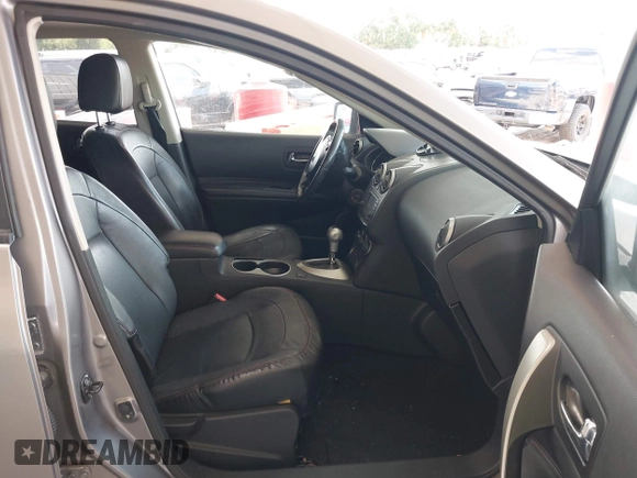 2012 Nissan Rogue S z VIN JN8AS5MV8CW400492, wystawiony jako IAAI lot #42133478 z przebiegiem 161 601 mil mil oraz . Historia ofert i sprzedaży dostępna na DreamBid. Obrazek 5.