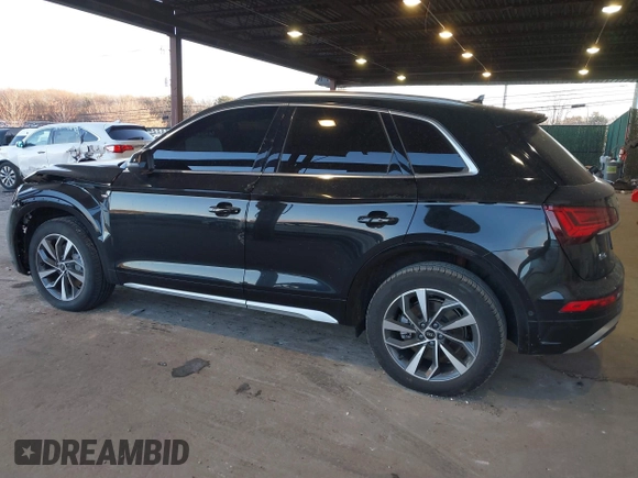 2024 Audi Q5 S line Prestige with VIN WA1FAAFY1R2090698, listed as a IAAI auction lot 41273717 with 8,684 mi miles and . Bid and sale history available at DreamBid. Image 3.