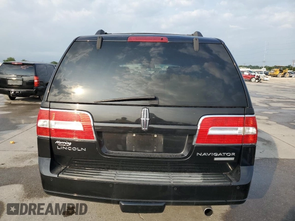 2010 Lincoln Navigator z VIN 5LMJJ2H55AEJ00251, wystawiony jako Copart lot #57024045 z przebiegiem 225 918 mil mil oraz Czysty tytuł • Clean title. Historia ofert i sprzedaży dostępna na DreamBid. Obrazek 6.
