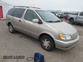 2002 Toyota Sienna LE with VIN 4T3ZF13C42U418853, listed as a IAAI auction lot 41248253 with 193,986 mi miles. Bid and sale history available at carsss.com. Image 1.